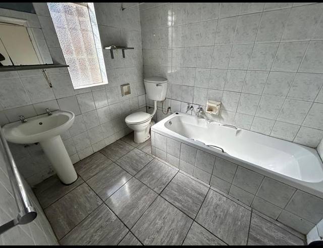 6 BEDROOM HOUSE FOR SALE IN KENSINGTON